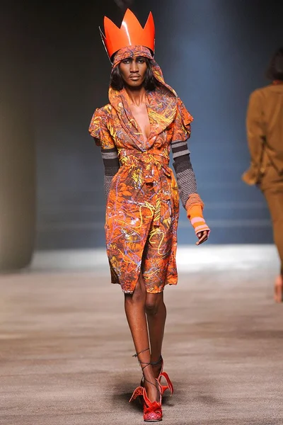 Look 9